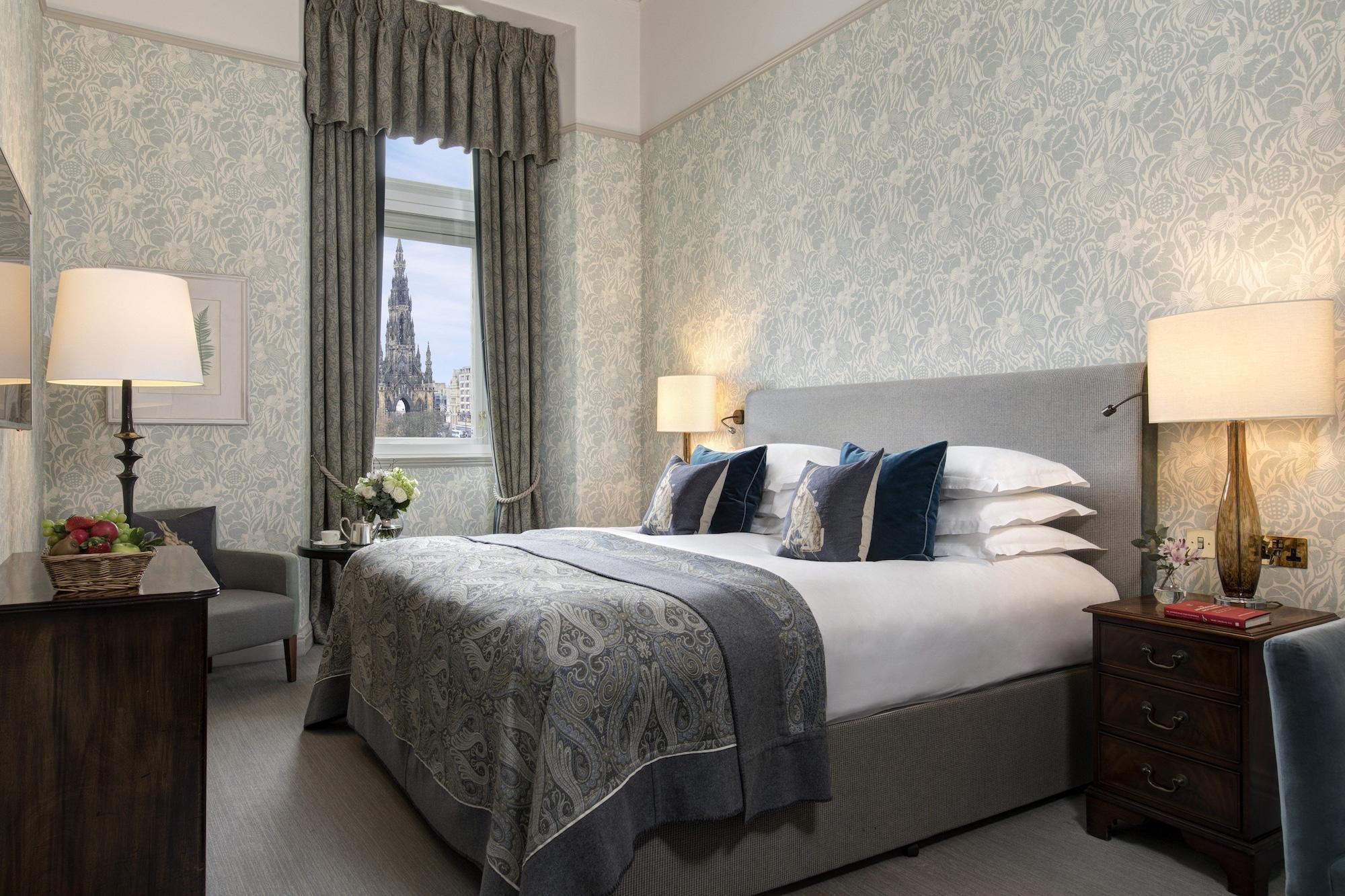 The Balmoral Hotel EDI Eksteriør billede A bedroom at the hotel