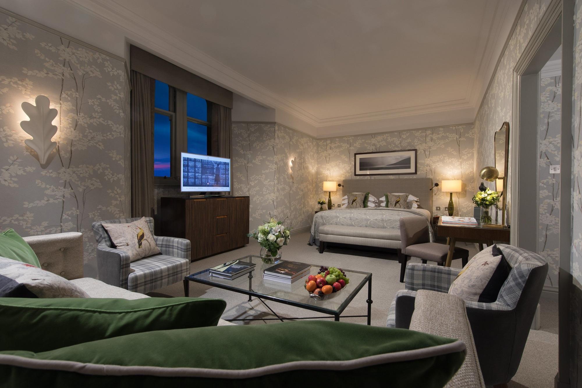 The Balmoral Hotel EDI Eksteriør billede A suite at the hotel
